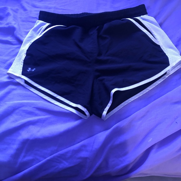 Under armor shorts - Picture 3 of 3